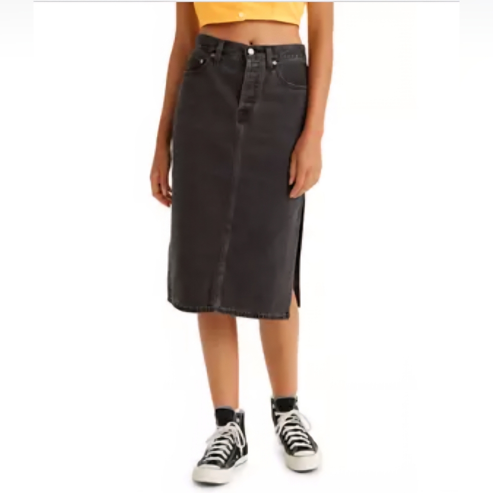 LEVI Black Denim Midi Size 26 (2)